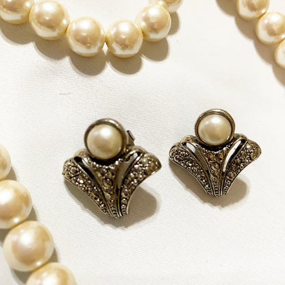 *Vintage Pearl Necklace Set*