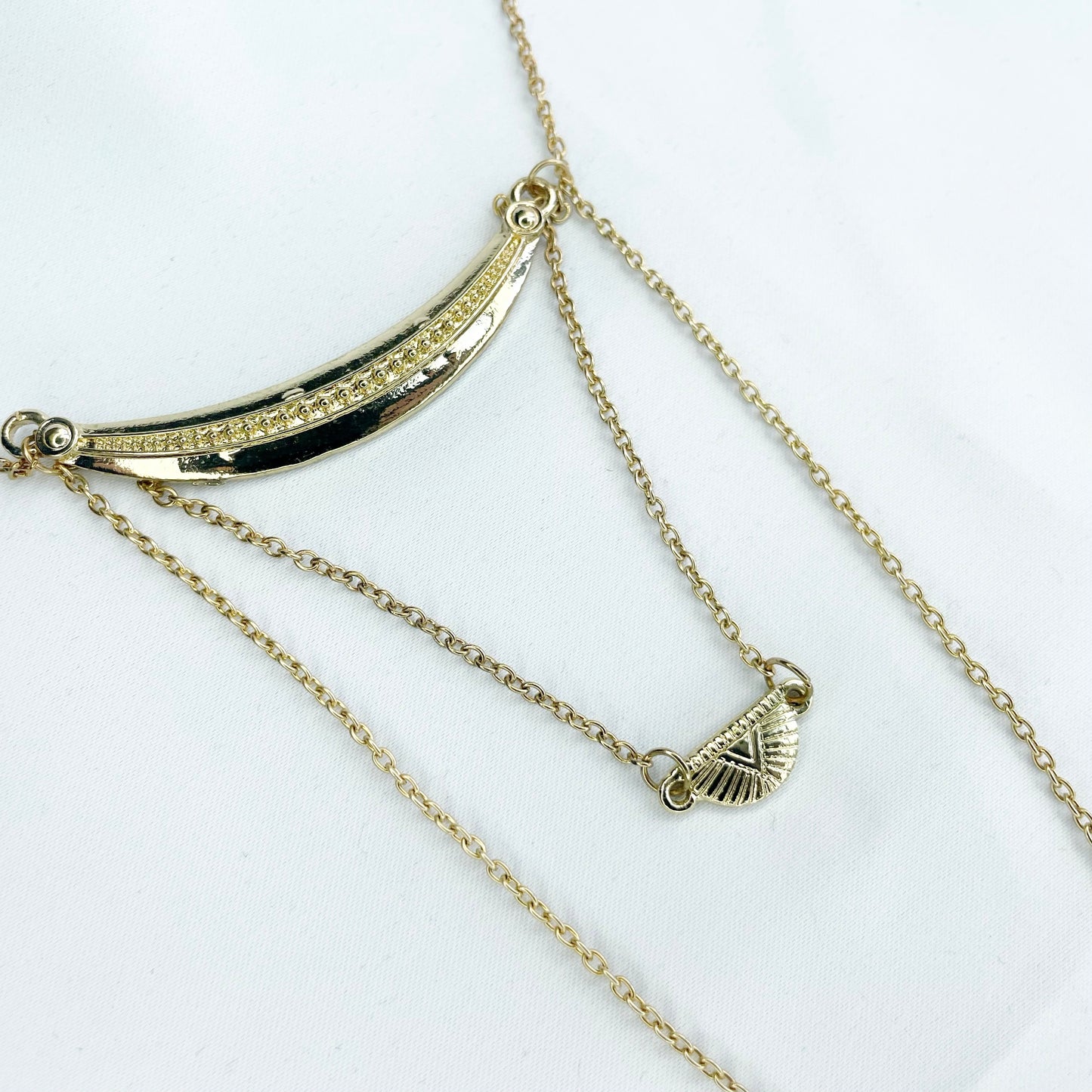 Gold Swinging Necklace